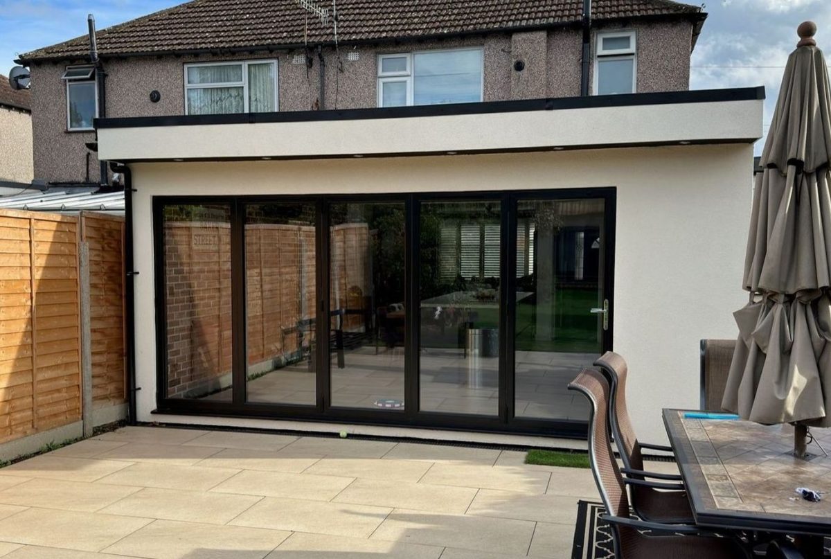 Tailor-made garden building with natural light