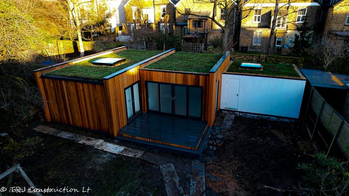 Energy-efficient granny annexe with green roof